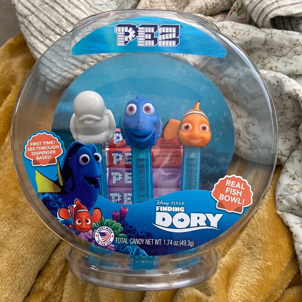 PEZ Finding Dory Fishbowl Gift Set (Retired)